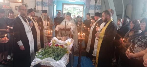 На Острожчині попрощалися з воїном Олександром Чернявкою9