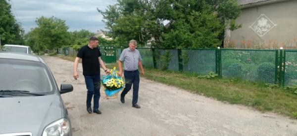 На Острожчині попрощалися з воїном Олександром Чернявкою11