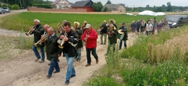 На Острожчині попрощалися з воїном Олександром Чернявкою6
