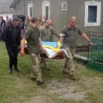 На Острожчині попрощалися з воїном Олександром Чернявкою