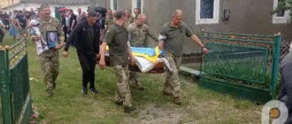 На Острожчині попрощалися з воїном Олександром Чернявкою