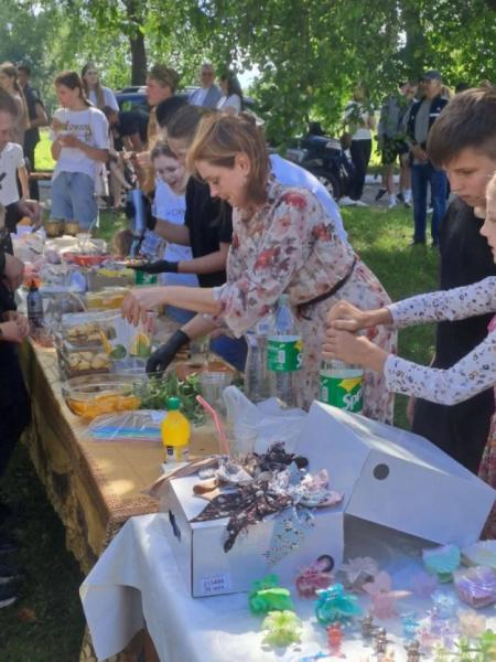 Під час благодійного заходу в Плоскому зібрали понад 50 тисяч гривень на допомогу ЗСУ15
