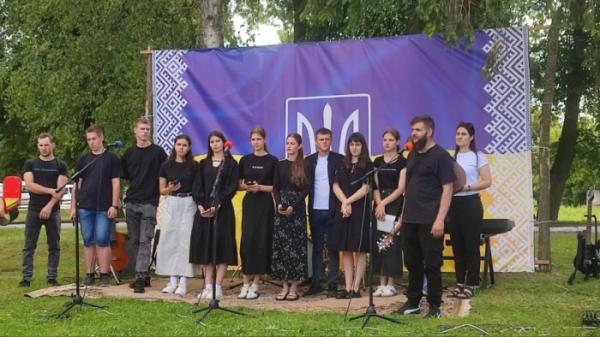 Під час благодійного заходу в Плоскому зібрали понад 50 тисяч гривень на допомогу ЗСУ8