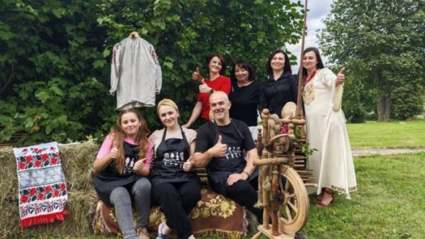 Під час благодійного заходу в Плоскому зібрали понад 50 тисяч гривень на допомогу ЗСУ16