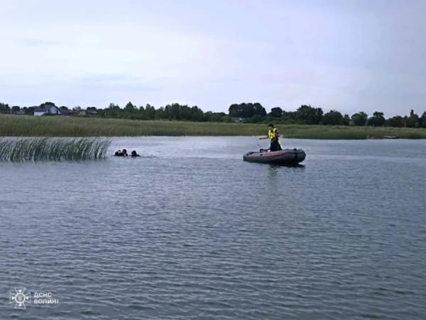 Рятувальники розповіли деталі трагедії на озері у Сомині4