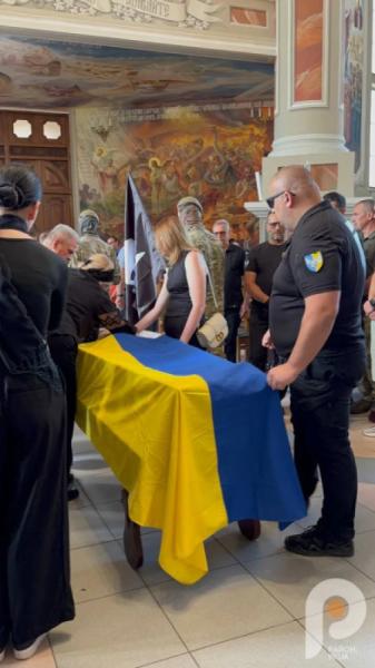 Шептицький попрощався із захисником Віталієм Ванкевичем8