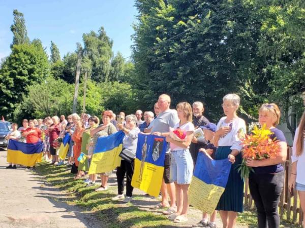 У Бубнові зустріли двох воїнів, які повернулися з російського полону6