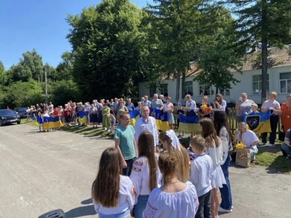 У Бубнові зустріли двох воїнів, які повернулися з російського полону2