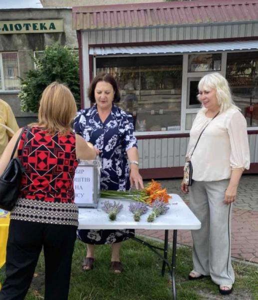 У Ковелі продовжать лавандовий ярмарок для допомоги ЗСУ5
