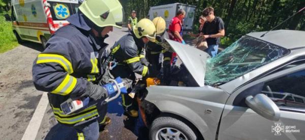У Луцькій громаді трапилась аварія: рятувальники ліквідували наслідки1