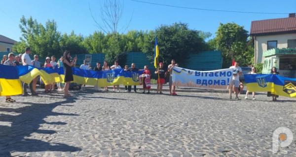 У Луцьку зустріли волинян, що пробули в полоні 22 місяці 22 дні1