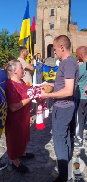 У Луцьку зустріли волинян, що пробули в полоні 22 місяці 22 дні6