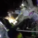 У Сарнах рятувальники витягли собаку з 10-метрового колодязя