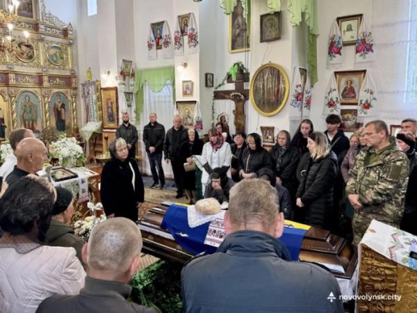 У селі Будятичі попрощалися із захисником Леонідом Ткачуком2