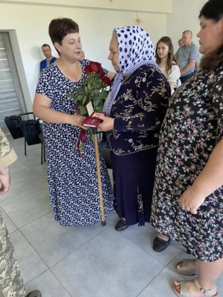 У Великомежиріцькій громаді вшанували загиблих бійців посмертними нагородами1