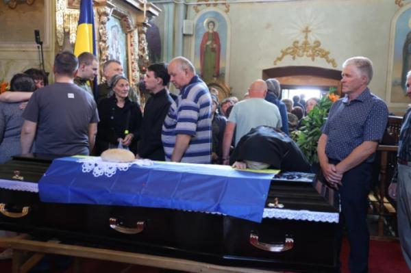 У Жидичині в останню дорогу провели захисника України Олександра Голотюка13