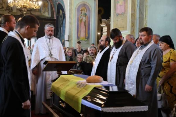 У Жидичині в останню дорогу провели захисника України Олександра Голотюка2