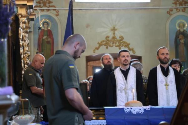 У Жидичині в останню дорогу провели захисника України Олександра Голотюка5