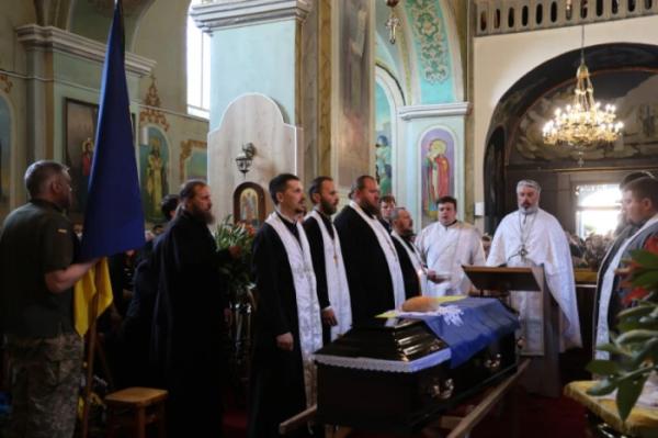 У Жидичині в останню дорогу провели захисника України Олександра Голотюка6