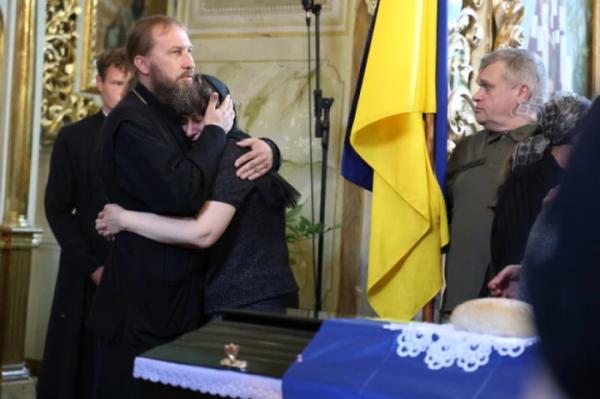 У Жидичині в останню дорогу провели захисника України Олександра Голотюка12