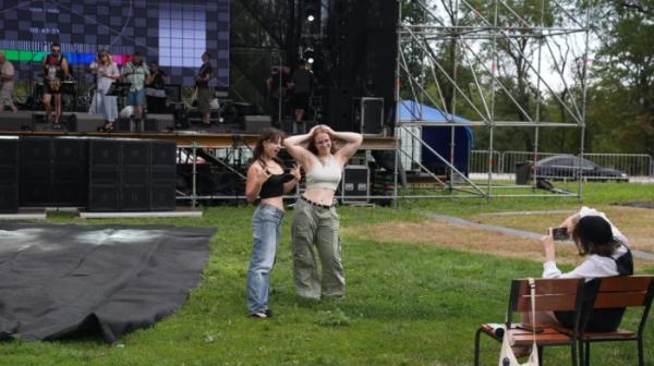 Відвідувачки фестивалю «ВиделкаFest», Одеса, липень 2025 року. Суспільне Миколаїв/Роман Волинський3