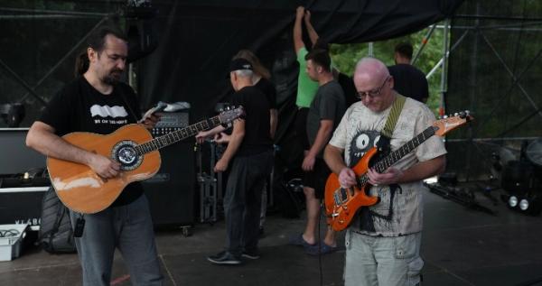 Учасники гурту на «ВиделкаFest», Одеса, липень 2025 року. Фото Суспільне Миколаїв/Роман Волинський