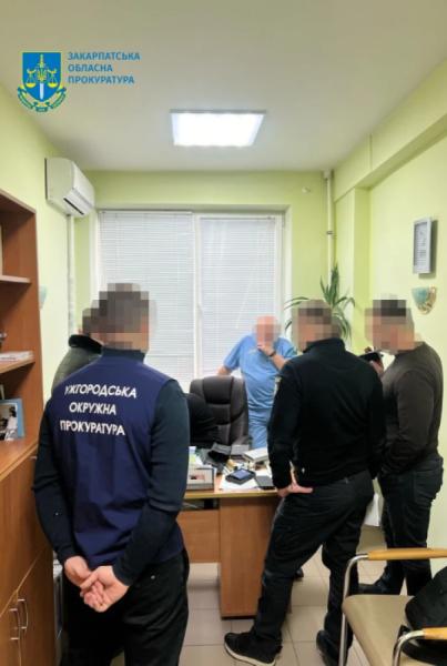 В Ужгороді лікарі-кардіологи за хабарі оформлювали довідки для отримання інвалідності: їх судитимуть