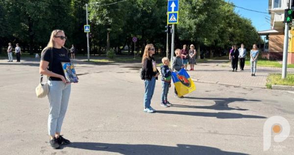 «Вшануй»: у Шептицькому провели акцію нагадування про хвилину мовчання