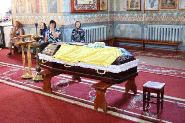Вважали зниклим безвісти: у Заболотті провели в останню путь загиблого воїна7