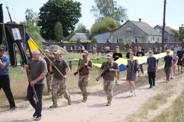 Вважали зниклим безвісти: у Заболотті провели в останню путь загиблого воїна18