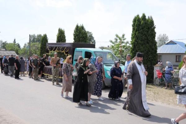 Вважали зниклим безвісти: у Заболотті провели в останню путь загиблого воїна2