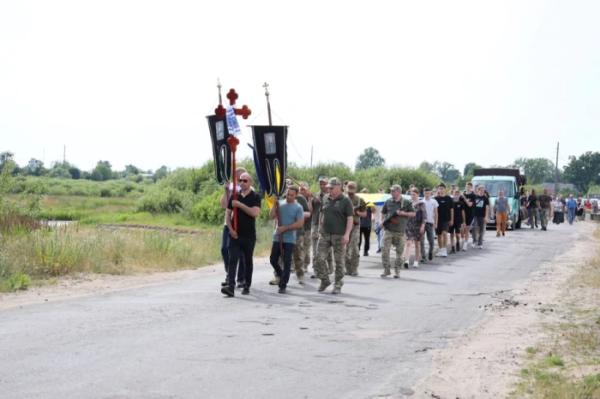 Вважали зниклим безвісти: у Заболотті провели в останню путь загиблого воїна21