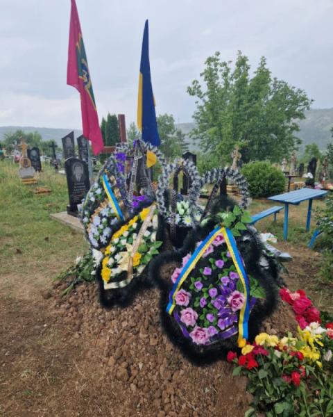 Закарпатські прикордонники попрощалися з побратимом, який загинув у ДТП через п'яну водійку6