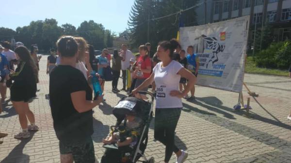 130 учасників різного віку приєдналося до пам’ятного забігу в Острозі1