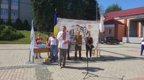 130 учасників різного віку приєдналося до пам’ятного забігу в Острозі13
