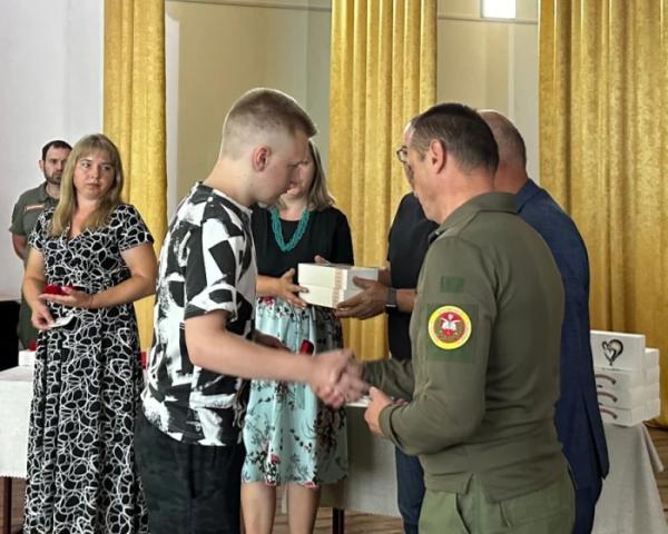 «Батьківське серце»: у Копачівській громаді дітям полеглих захисників вручили срібні обереги16