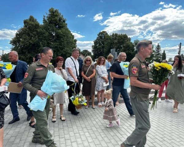 «Батьківське серце»: у Копачівській громаді дітям полеглих захисників вручили срібні обереги1