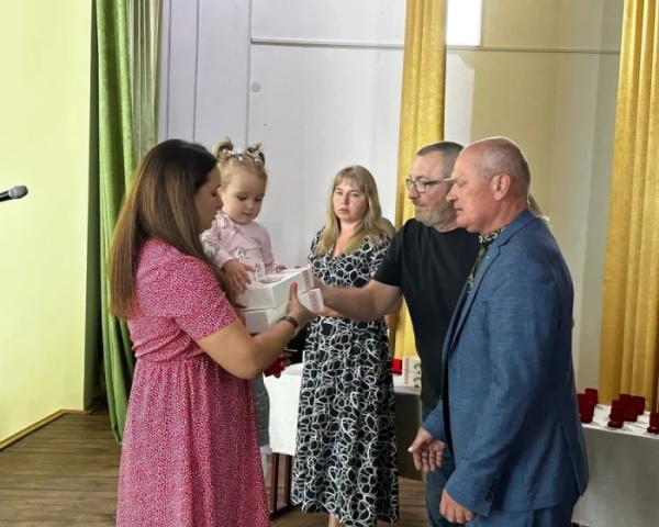 «Батьківське серце»: у Копачівській громаді дітям полеглих захисників вручили срібні обереги15
