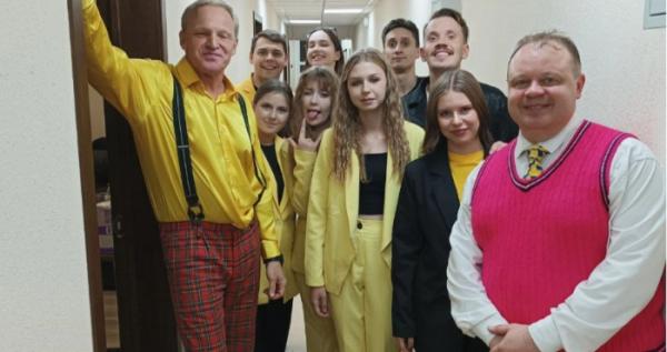 Спільне фото з «Уездным городом» / Окупаційний Телеграм-канал