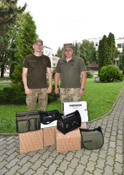 Квадрокоптери, приціли, прожектори: Луцька громада передала військовим спорядження1