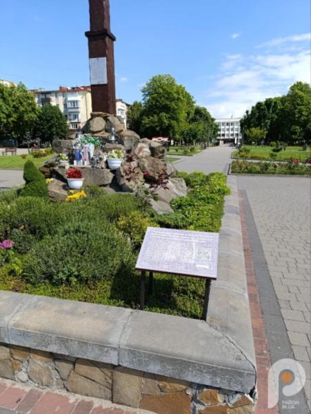 Ленінопад: 35 років тому у Шептицькому знесли перший пам'ятник2