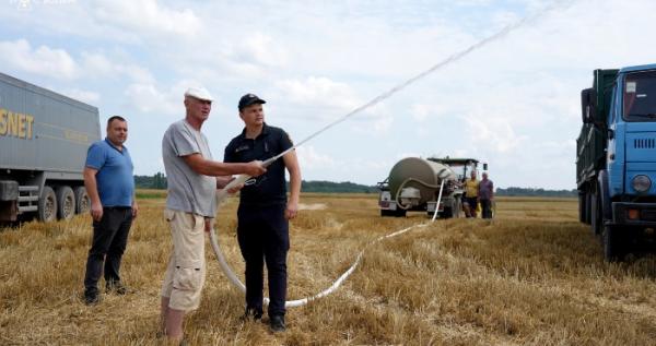 На Ківерцівщині рятувальники допомагають аграріям захистити врожай від пожеж