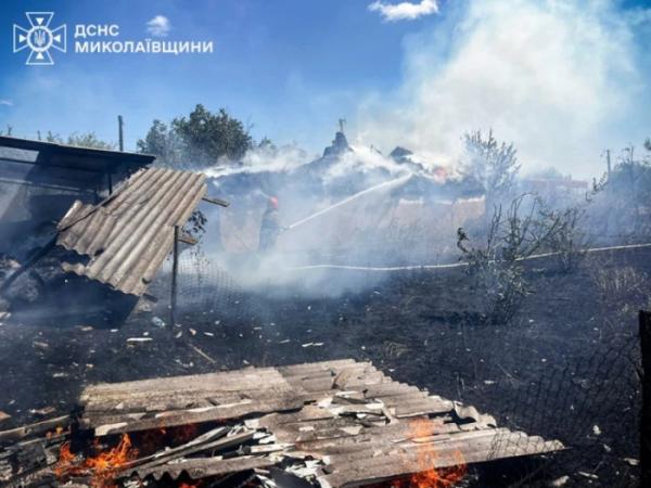 На Миколаївщині рятувальники ліквідували дві пожежі, які виниклі внаслідок ворожих атак3