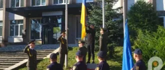 Нехай стяг майорить якомога вище: в Острозі відбулися урочистості до Дня прапора