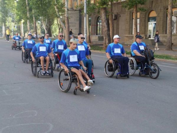 «Шаную Воїнів, біжу за Героїв України»: у Миколаєві відбувся всеукраїнський забіг3