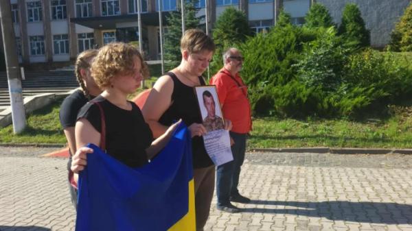 Світло надії в темряві невідомості: Острог долучився до Міжнародного дня зниклих безвісти7