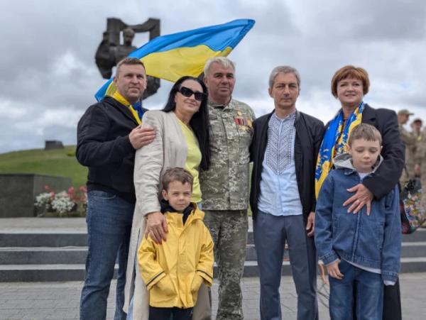 У День Незалежності у Ковелі відбулася хода з прапорами бойових підрозділів та патріотичний флешмоб23
