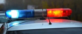 У Глухах водій не зупинився на вимогу поліції та в’їхав у паркан: як покарали порушника