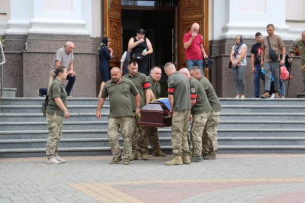 У Луцьку в останню дорогу провели Олексія Бондаря5