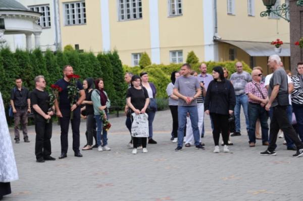 У Луцьку в останню дорогу провели Олексія Бондаря1